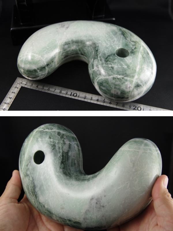 糸魚川産翡翠 特大勾玉 国産翡翠の勾玉販売 天然石・国産原石の専門店