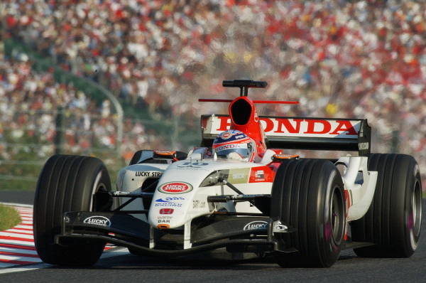 日本GP決勝で鈴鹿を疾走するBARホンダ…：ホンダ、F1挑戦の歴史