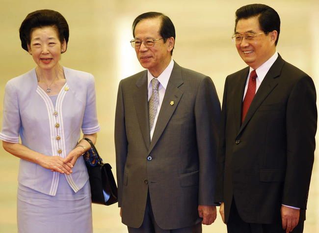 歓迎レセプションに先立ち、胡錦濤中国国家主席とと…：福田康夫元首相