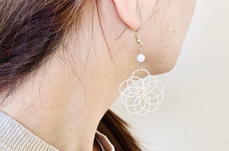 水引曼荼羅結びのピアス｜存在感ある大きさで初夏の装いに新鮮さをプラス
