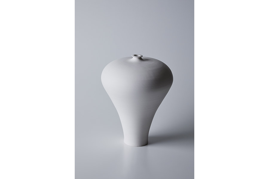 世界的に知られる陶芸家・黒田泰蔵の白磁の世界が大阪で | Lmaga.jp