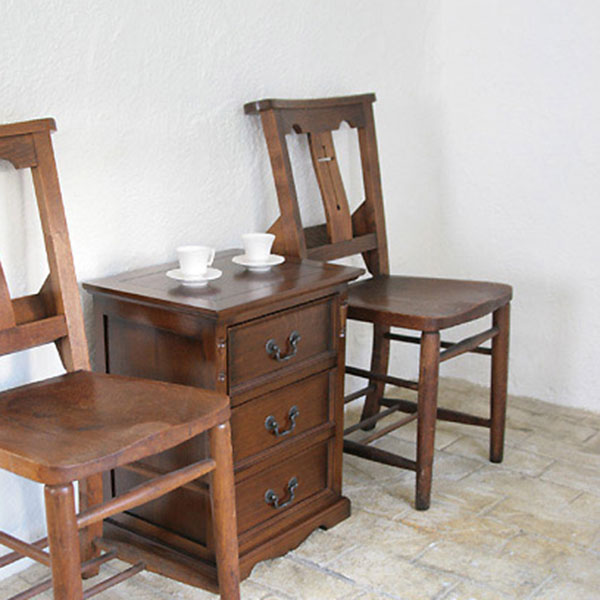 英国アンティークリプロダクト オーク 3DWテレフォンチェスト 【玄関前