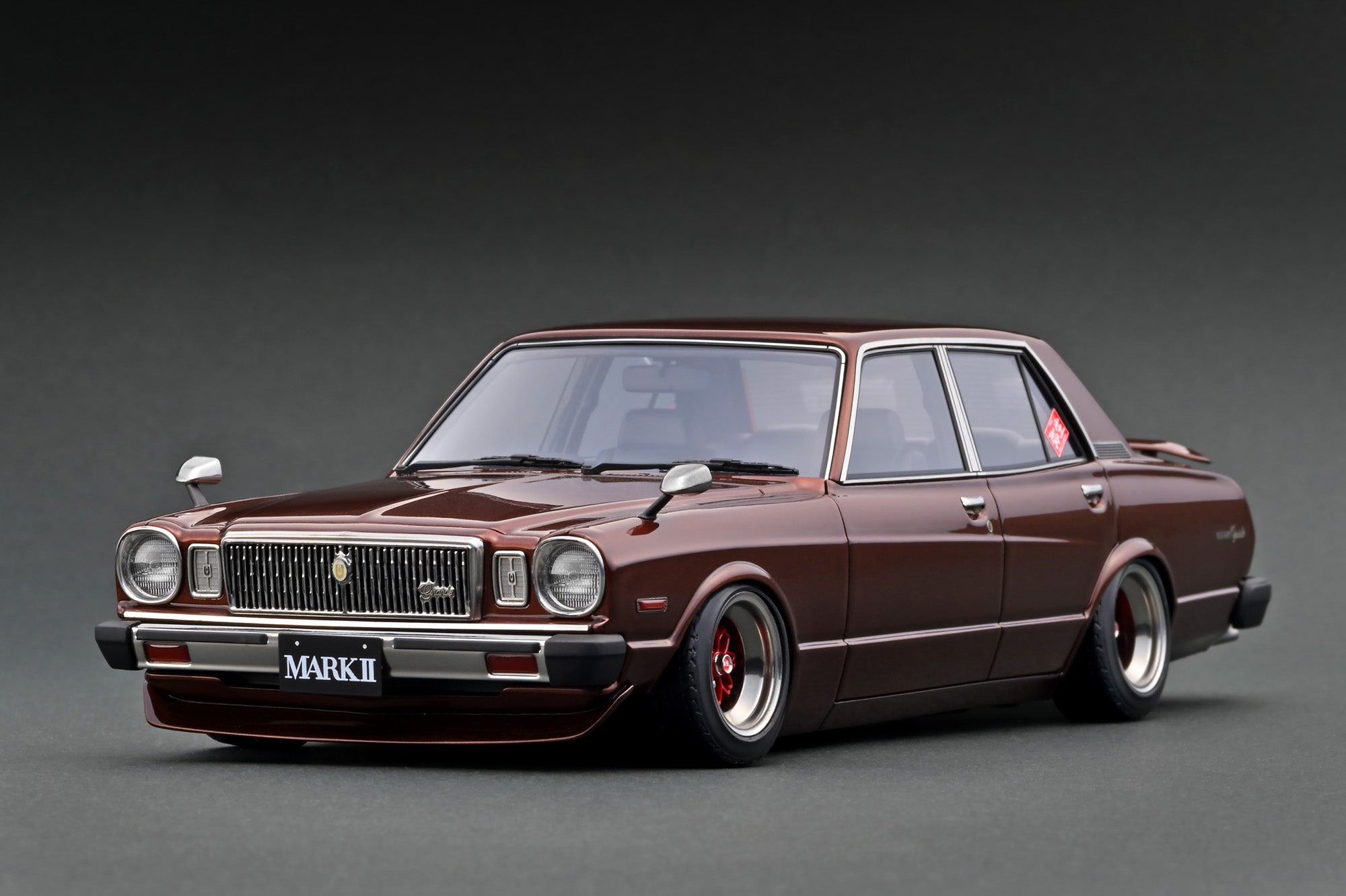 Ignition Model 1:18 Toyota Mark II Sedan Grande (MX41) in Brown