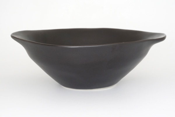 井山三希子 YASUMI 手付きボウル 黒｜和食器の通販 monsen