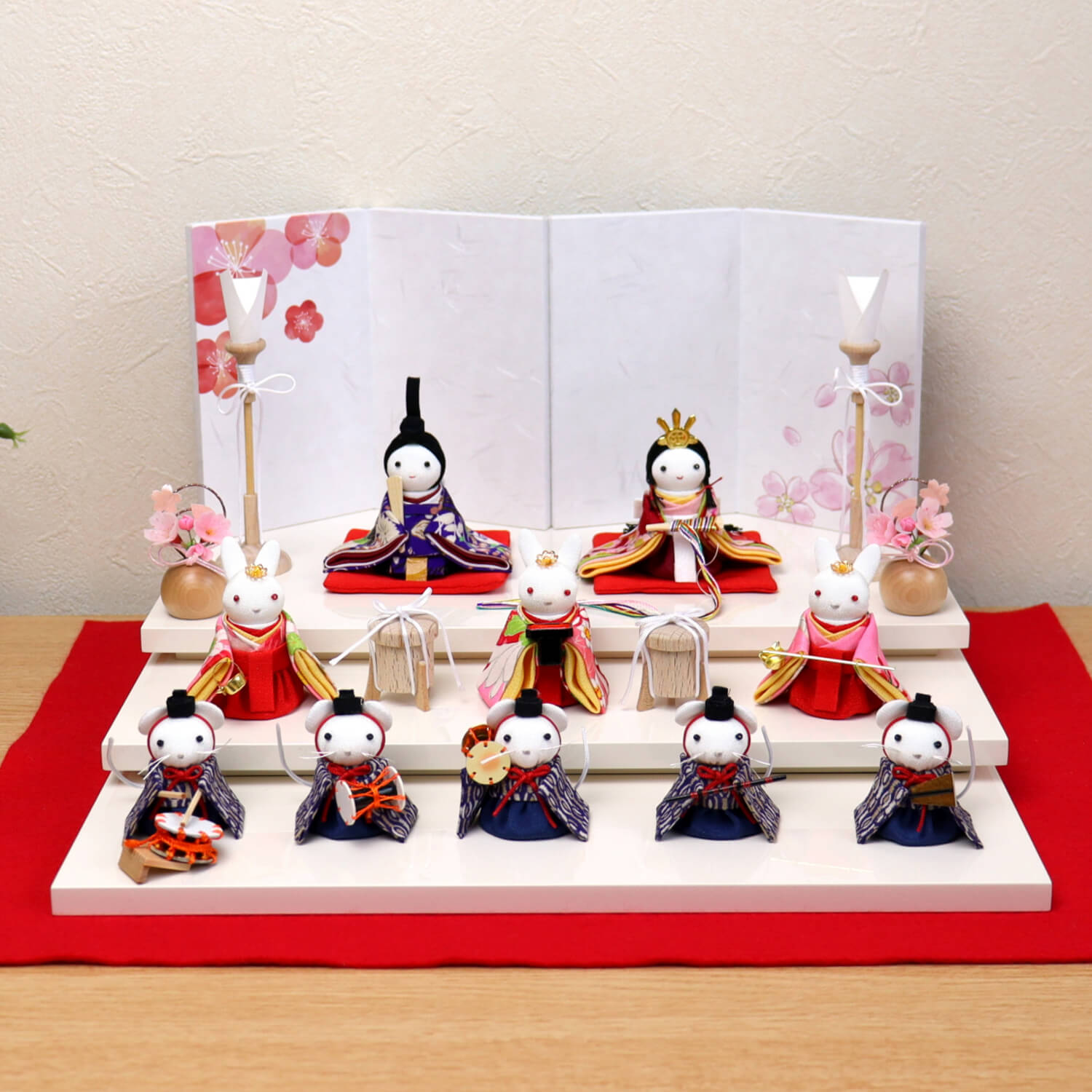 京都古布細工 正絹十人飾り 三段塗台(アイボリー) 梅桜屏風 木製燭台