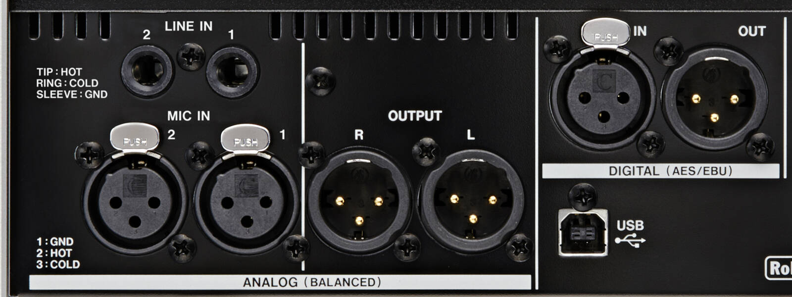 TASCAM UH-7000 単体機クオリティのHDIAマイクプリを搭載。徹底的に