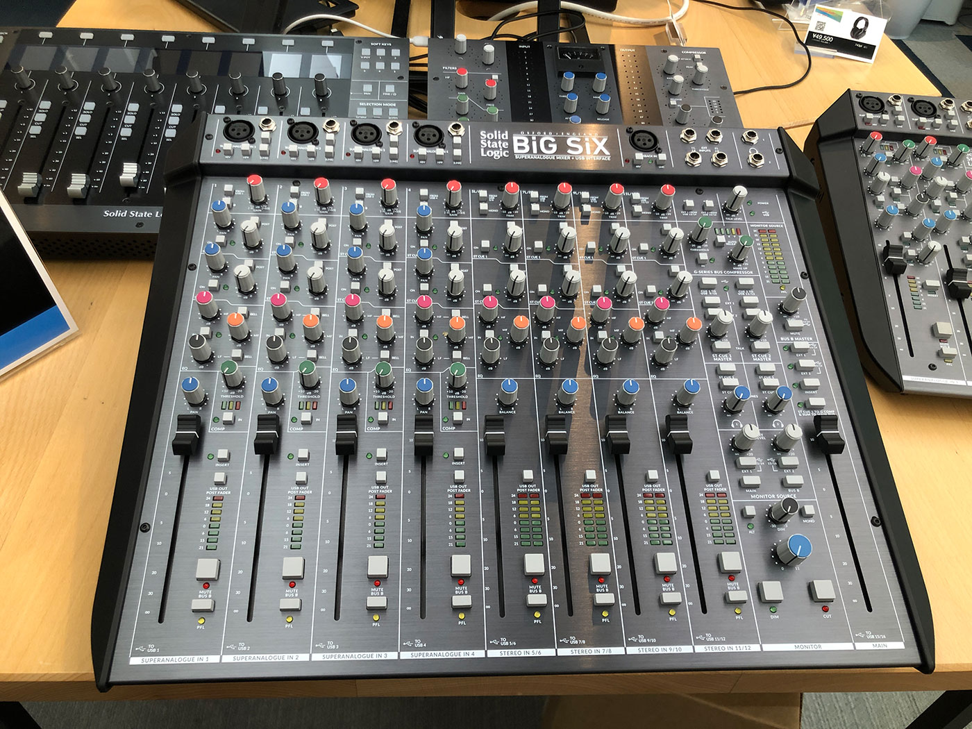 Solid State Logicが16ch デスクトップ ・ミキシング・コンソール “BiG