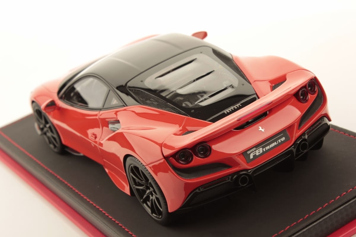 Ferrari F8 Tributo 1:18 | MR Collection Models