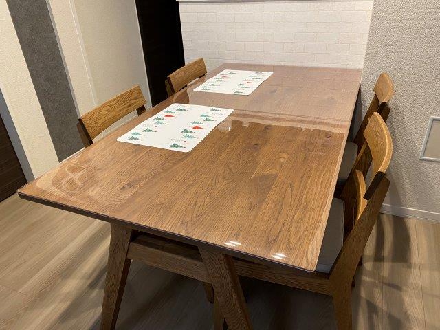 ウニコのアディにピッタリの透明マット オイル仕上げで無垢の素材はお