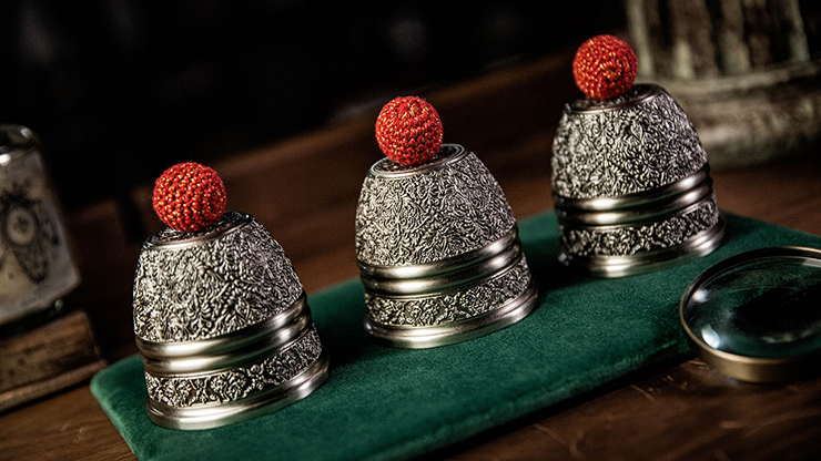 Artisan Engraved Cups and Balls in Display Box（木製コレクション