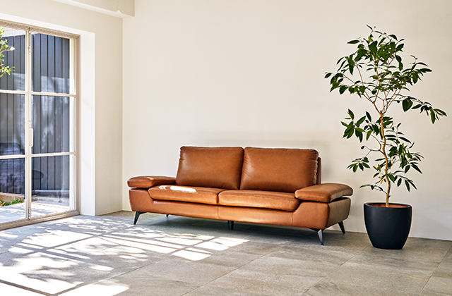 アームレストを調整できる、本革ソファ | NOCEノーチェ 家具