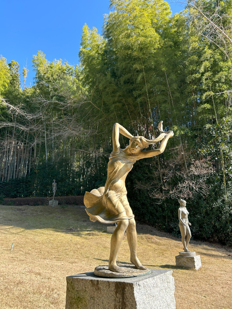 野外彫刻庭園 | 公益財団法人 日動美術財団笠間日動美術館