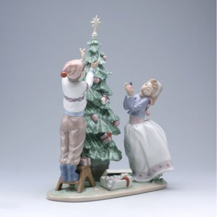 リヤドロ 05897 ツリーを飾ろう | 洋食器のSohbiネットショップ【公式】