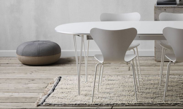 セブンチェア 3107 / ラッカー ホワイト / クローム脚FRITZ HANSEN