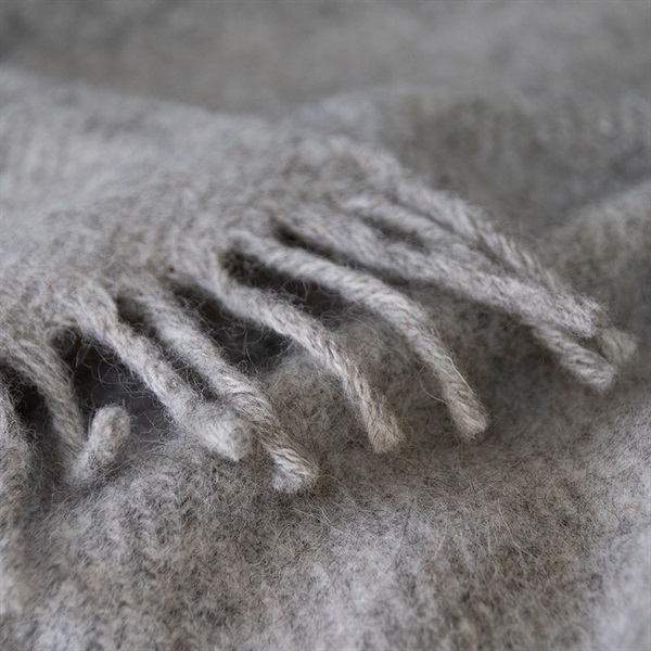 ウールスロー 130×200cm / ゴットランド グレーKLIPPAN（クリッパン