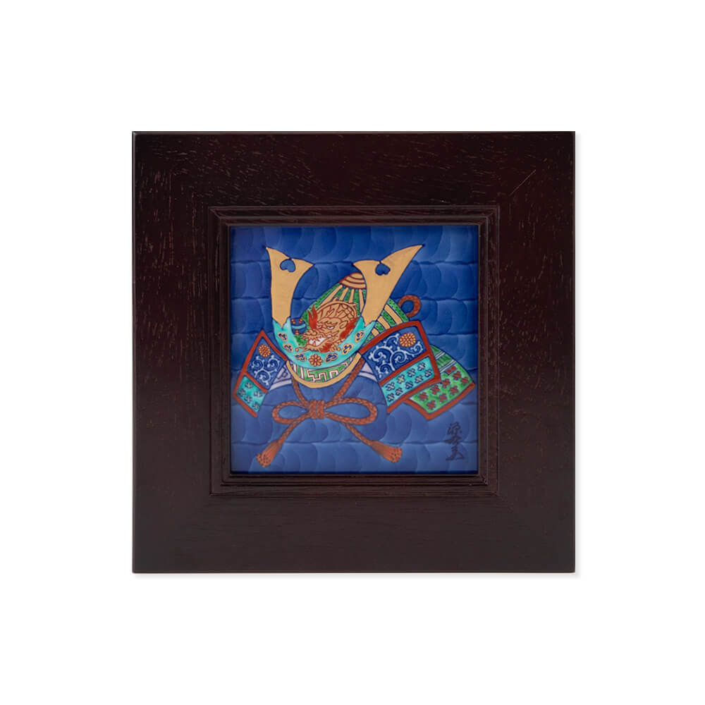 染錦兜絵 陶額（中） ｜ 有田焼の源右衛門窯公式オンラインショップ