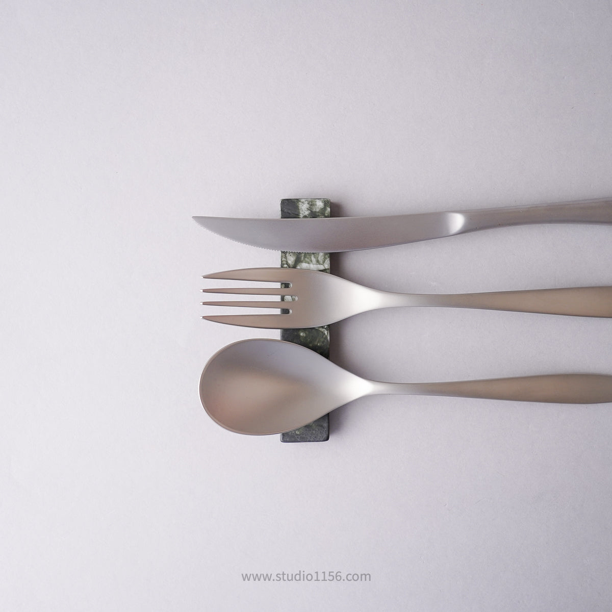 有田焼 エッグシェル 硯石カトラリーレスト 10cm やま平窯の通販