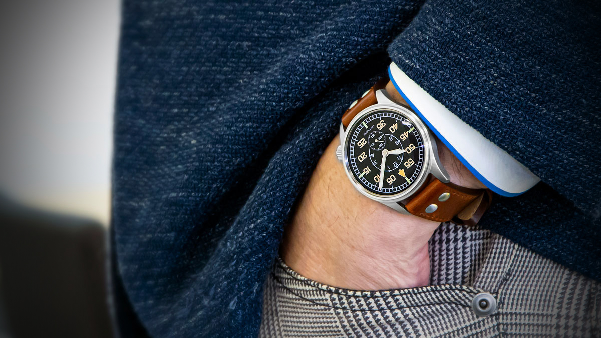 第2次大戦時に爆撃機のナビゲーターが着用。ドイツ空軍仕様の軍用時計