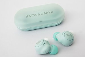 ソニー、「初音ミク」コラボデザインの完全ワイヤレスイヤホン