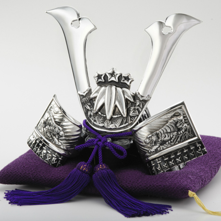 楽天市場】【兜】「源義経」兜【戦国武将兜】【兜飾り】【BUSHIDO