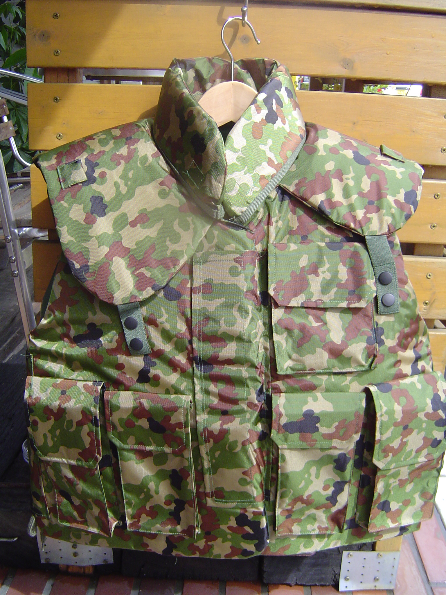 戦闘防弾チョッキ衿カバー付（レプリカ） ミリタリーグッズ、自衛隊