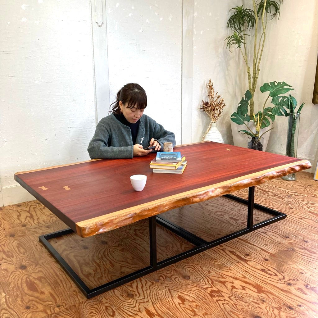 パドックの一枚板ダイニングテーブル 無垢材 リメイク家具 再生家具