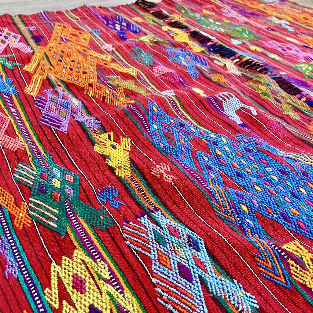 グアテマラ ヴィンテージ布 手織り 刺繍織物ラグ タペストリー 中古