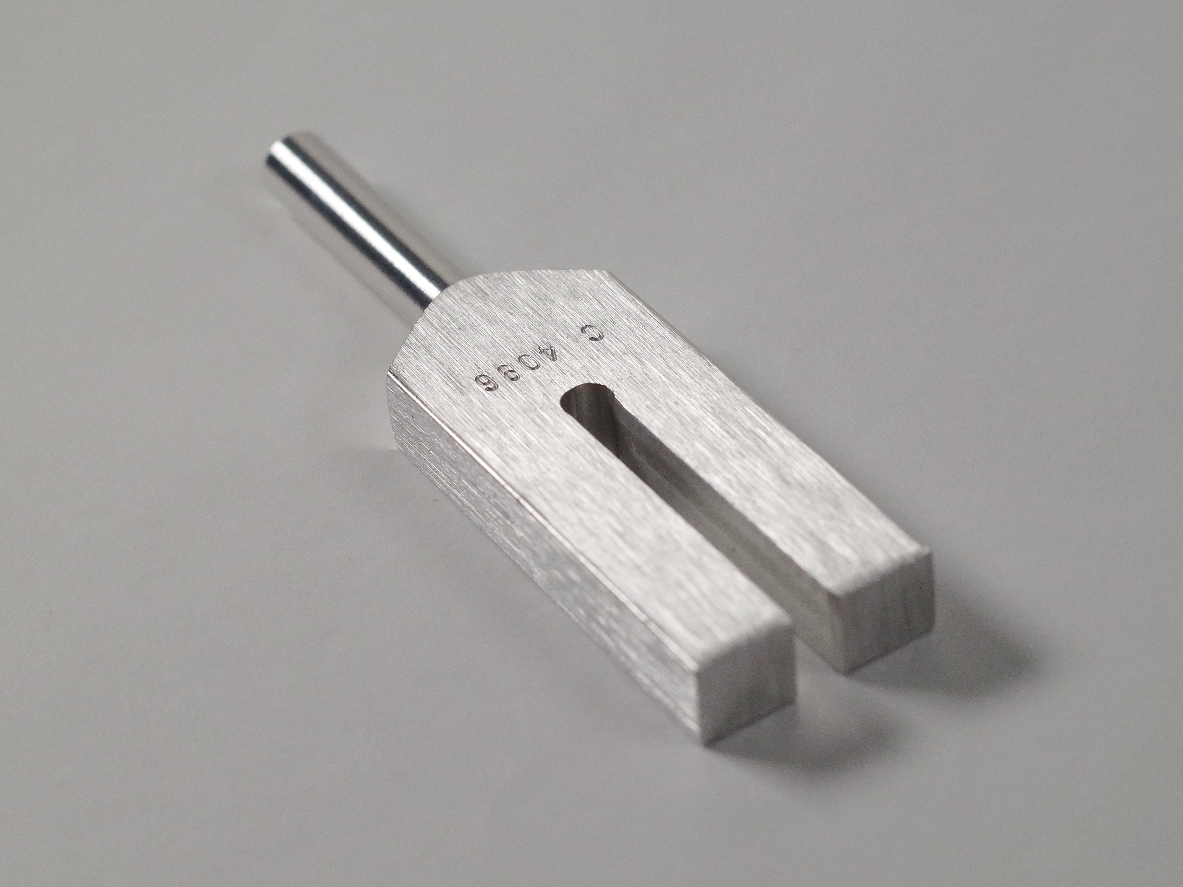 バイオソニックス社製クリスタルチューナー4096Hz