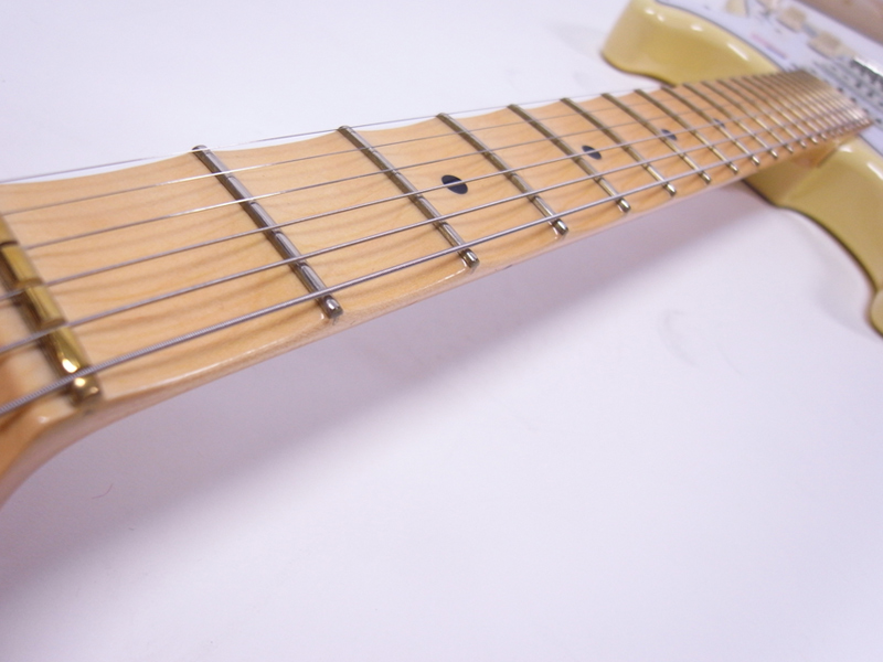 Fender フェンダー Yngwie Malmsteen Stratocaster Vintage White MN