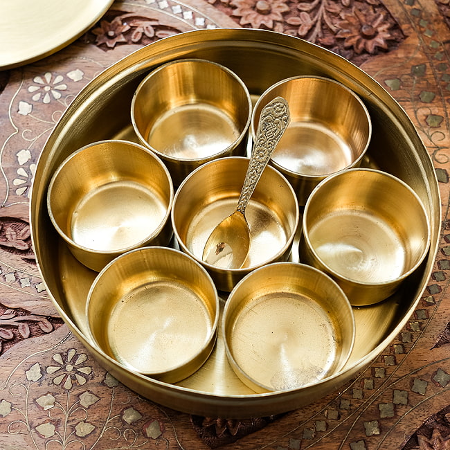 インド品質]重厚な真鍮製 スパイスボックス マサラ ダバ 直径18.5cm の