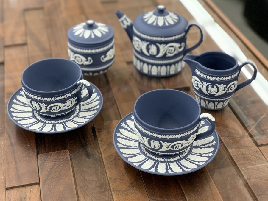 衝撃】ウェッジウッドのアラベスクティーセットが入荷致しました