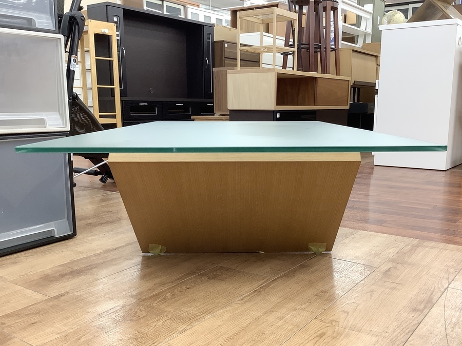 arflex (アルフレックス)のガラステーブルの販売中です！｜2022年07月