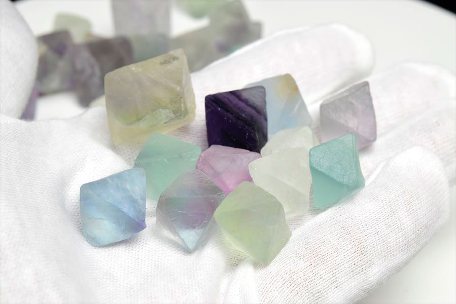 フローライト 八面体 約300g｜蛍石｜原石