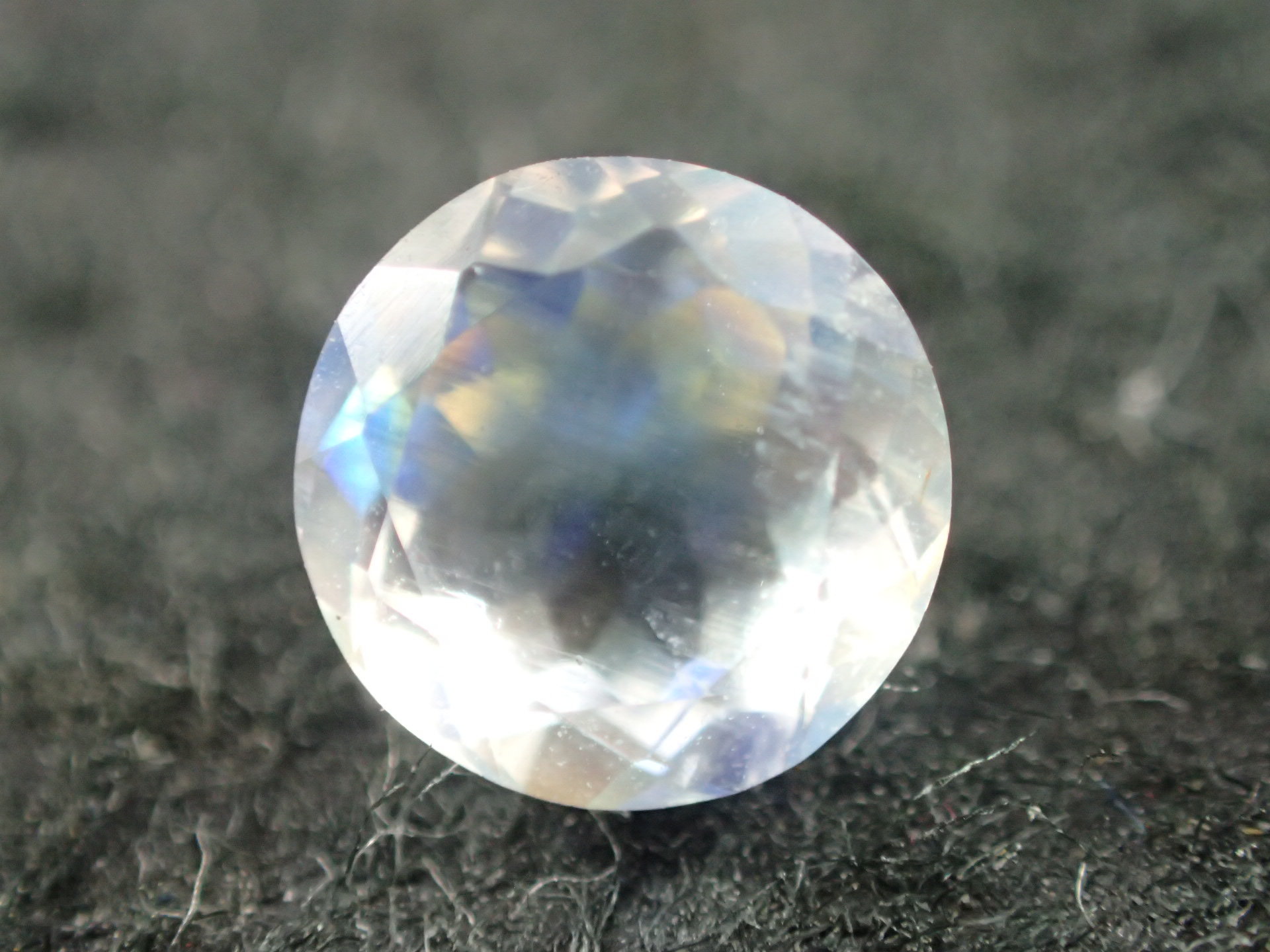 最高品質天然レインボームーンストーン(Moonstone) ラウンドカット