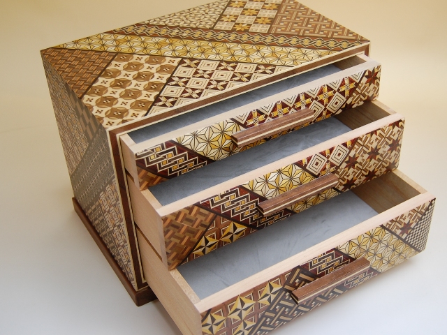 美品】箱根寄木細工 三段小引き出し 伝統工芸 幾何学文様 木工芸 美品