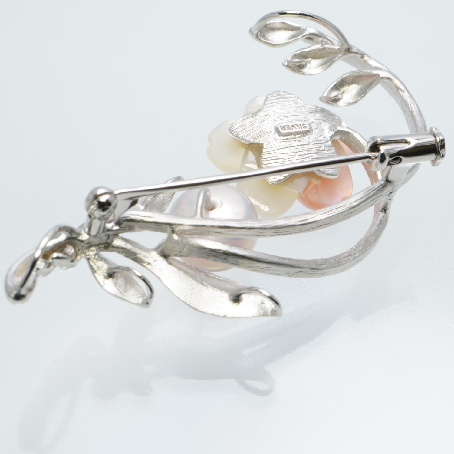 さくら ピンブローチ【湖水真珠・Silver】