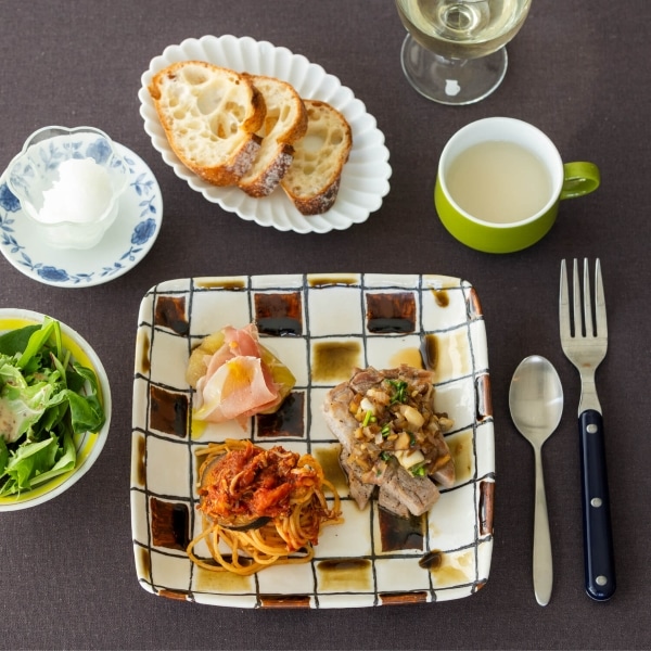 WEB限定】藤井敬之 三彩格子文角浅鉢 黄茶｜作家もの｜料理家 栗原