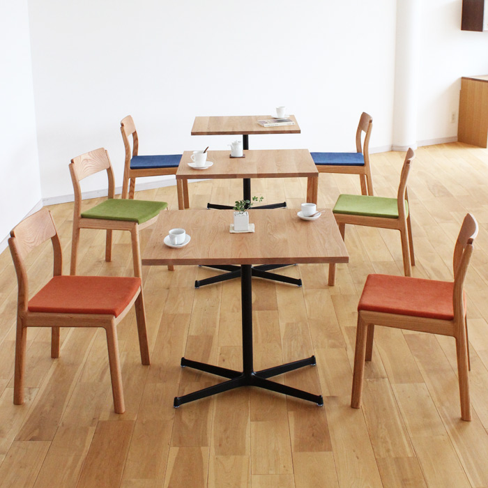 カフェテーブル