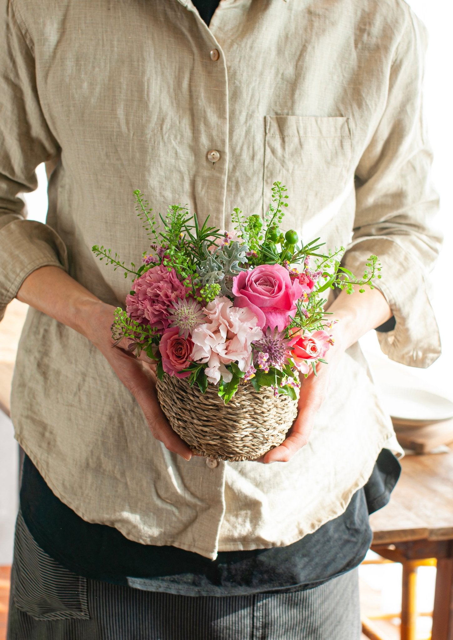 フラワーアレンジメント】おしゃれなローズピンクのアレンジメント S