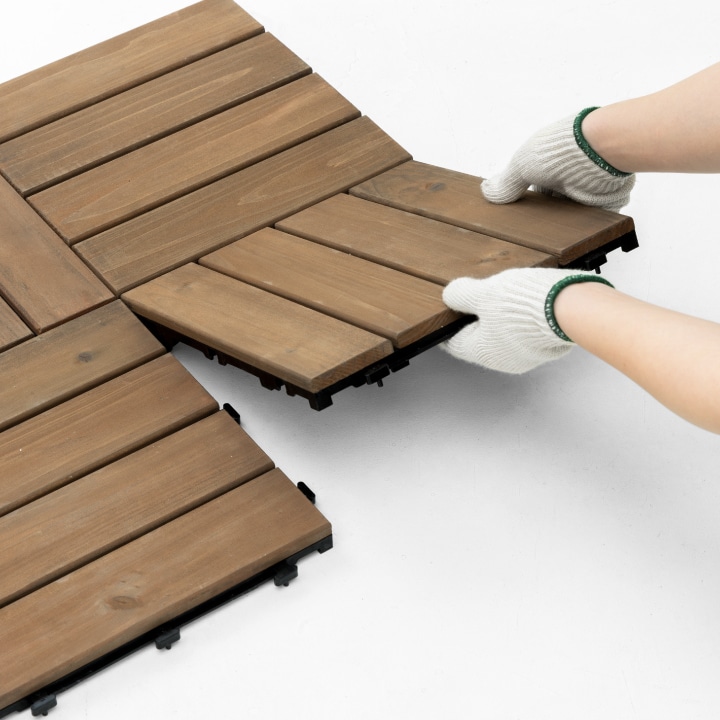 敷くだけデッキ 天然木 9枚組 /B: デッキ・タイル・人工芝｜青山