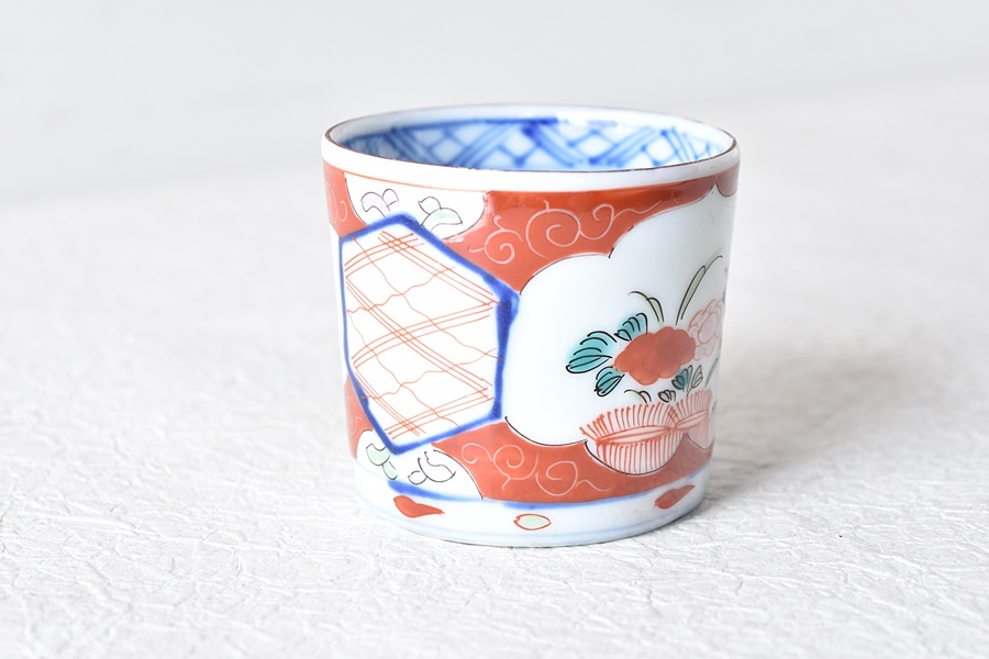 伊万里 色絵 赤絵 牡丹唐草 蕎麦猪口 - 生活骨董と古布のアンティーク