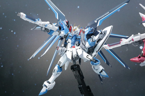 METAL ROBOT魂」による濃密ディテールで立体化された「ライジング