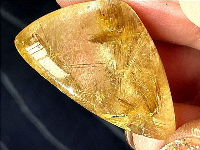 AAA級天然ゴールドルチルクォーツ丸玉B88P1/303P07D AAA級天然ゴールド