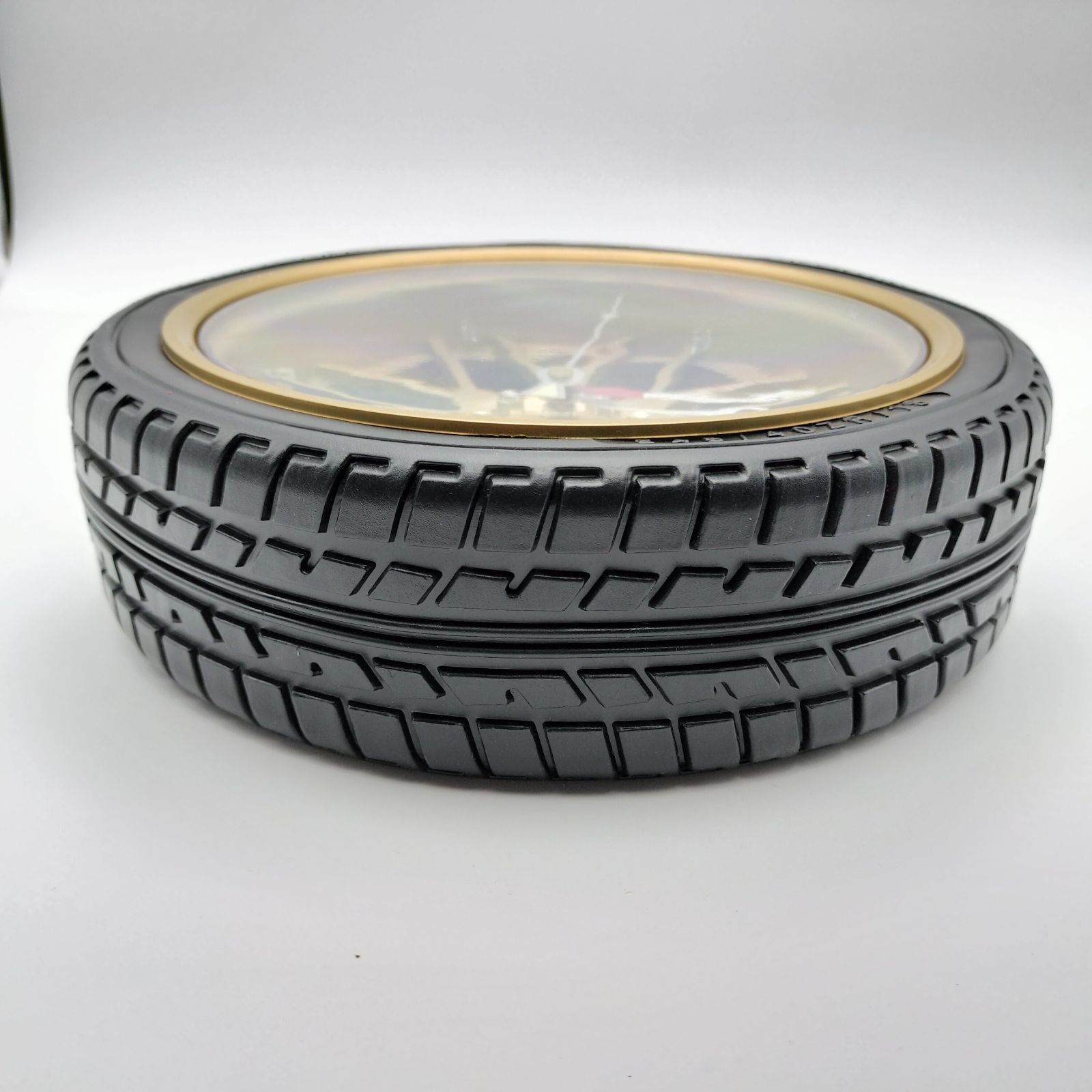 珍しいタイヤ型 光る壁掛け時計 レインボーホイール クロック 25.5cm