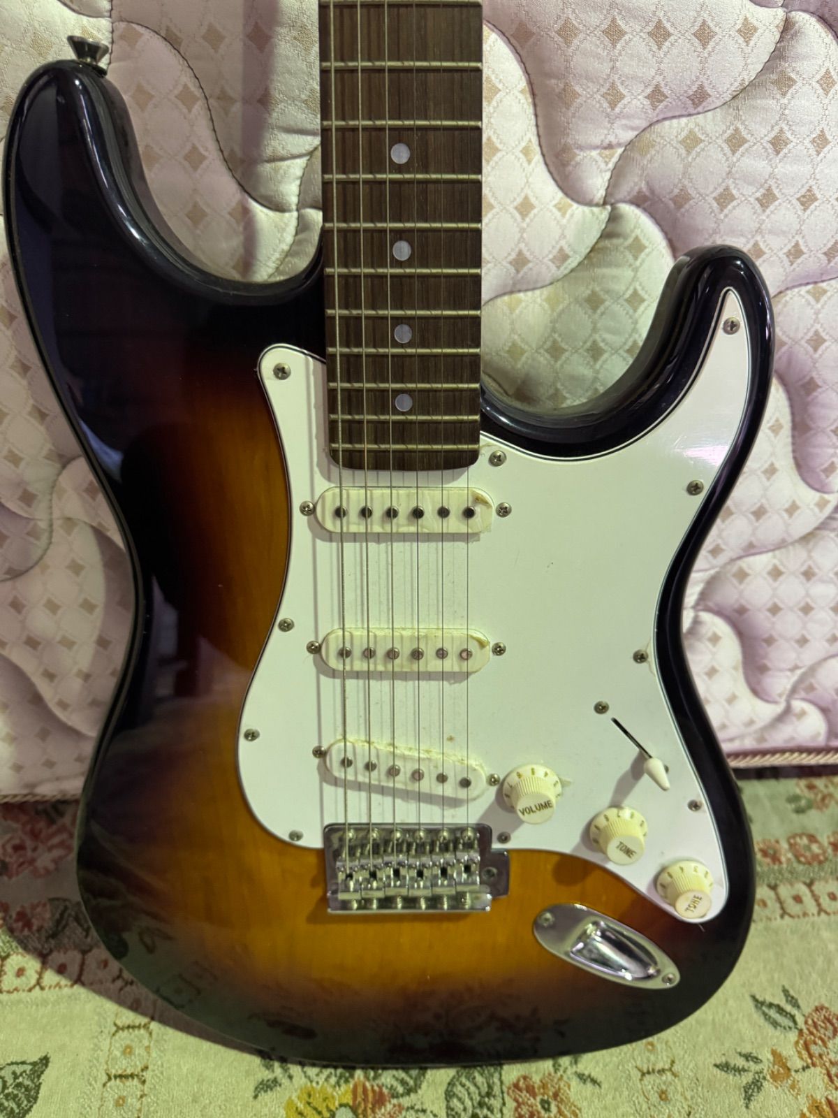 本日限定値下げLegendエレキギター サンダーバースト - メルカリ