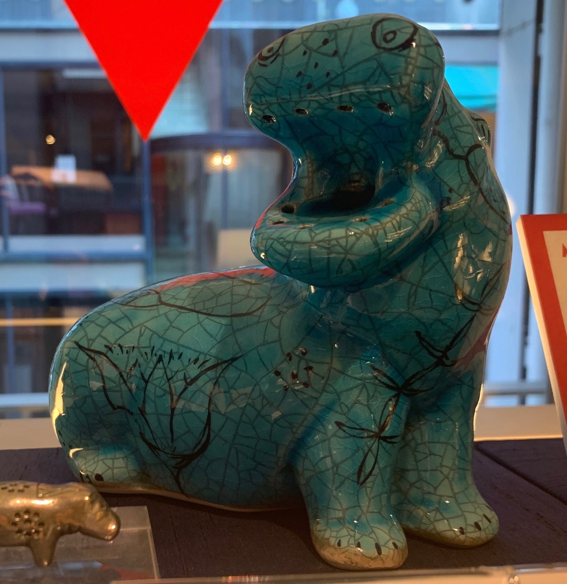 メトロポリタン美術館の青いカバ(追記あり)｜もちもち