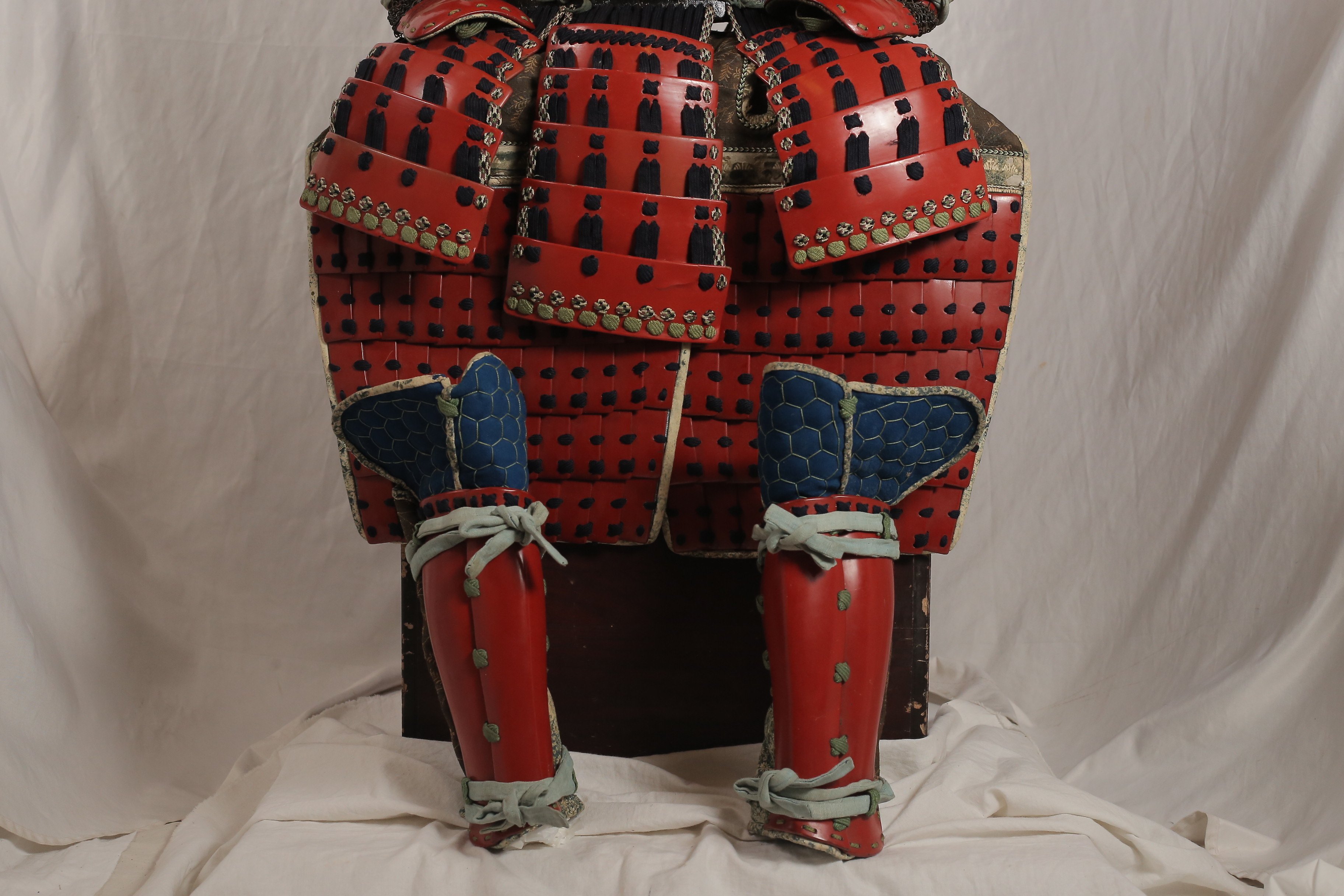 向山新之右衛門の赤鎧｜井伊美術館