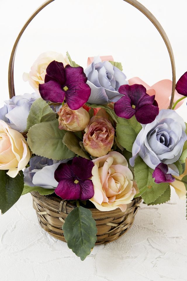 造花・アーティフィシャルフラワー・カゴアレンジメント】ローズと