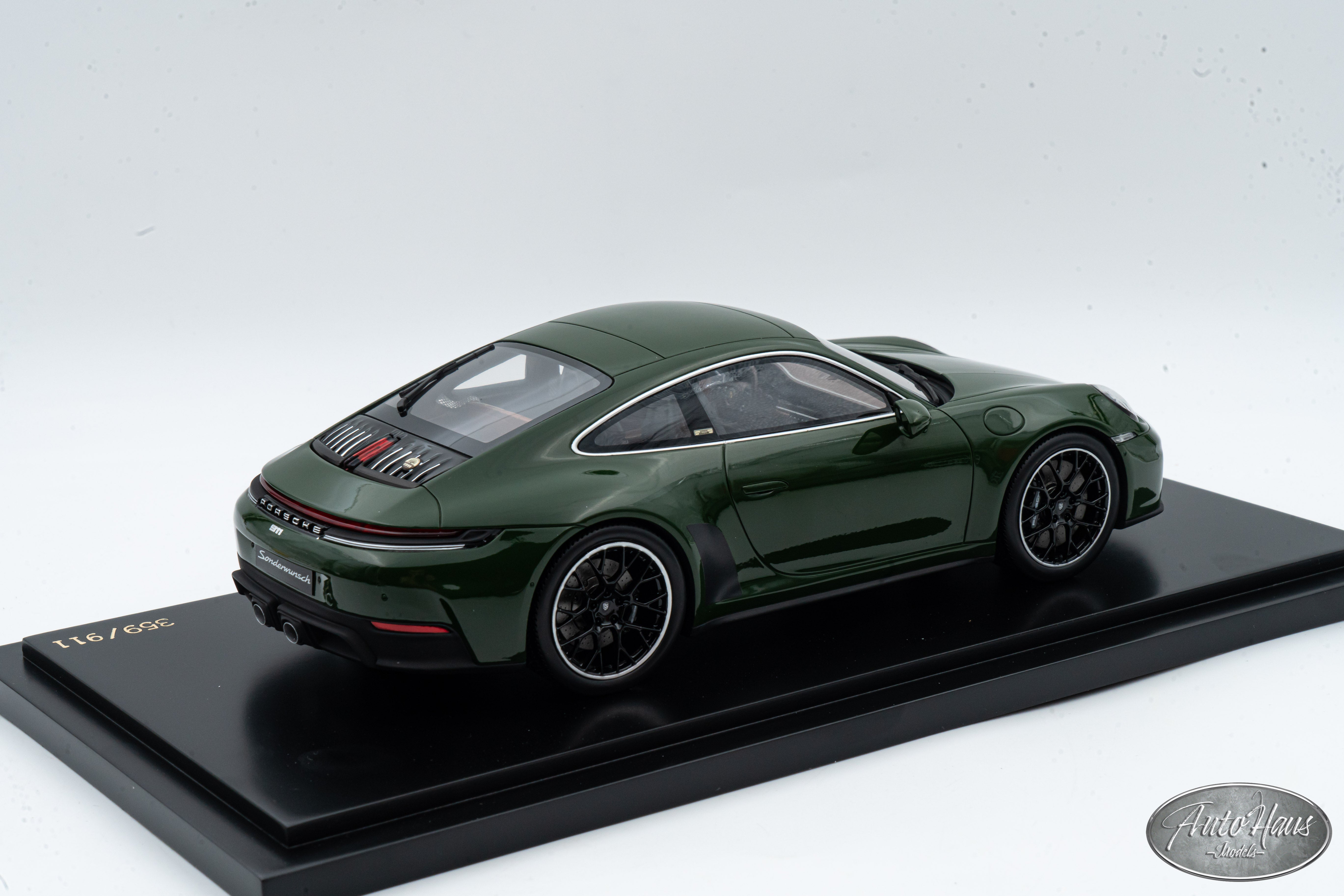 1/18 Spark Porsche 911 Carrera (992.2) GTS Green WAP0212140SPIB