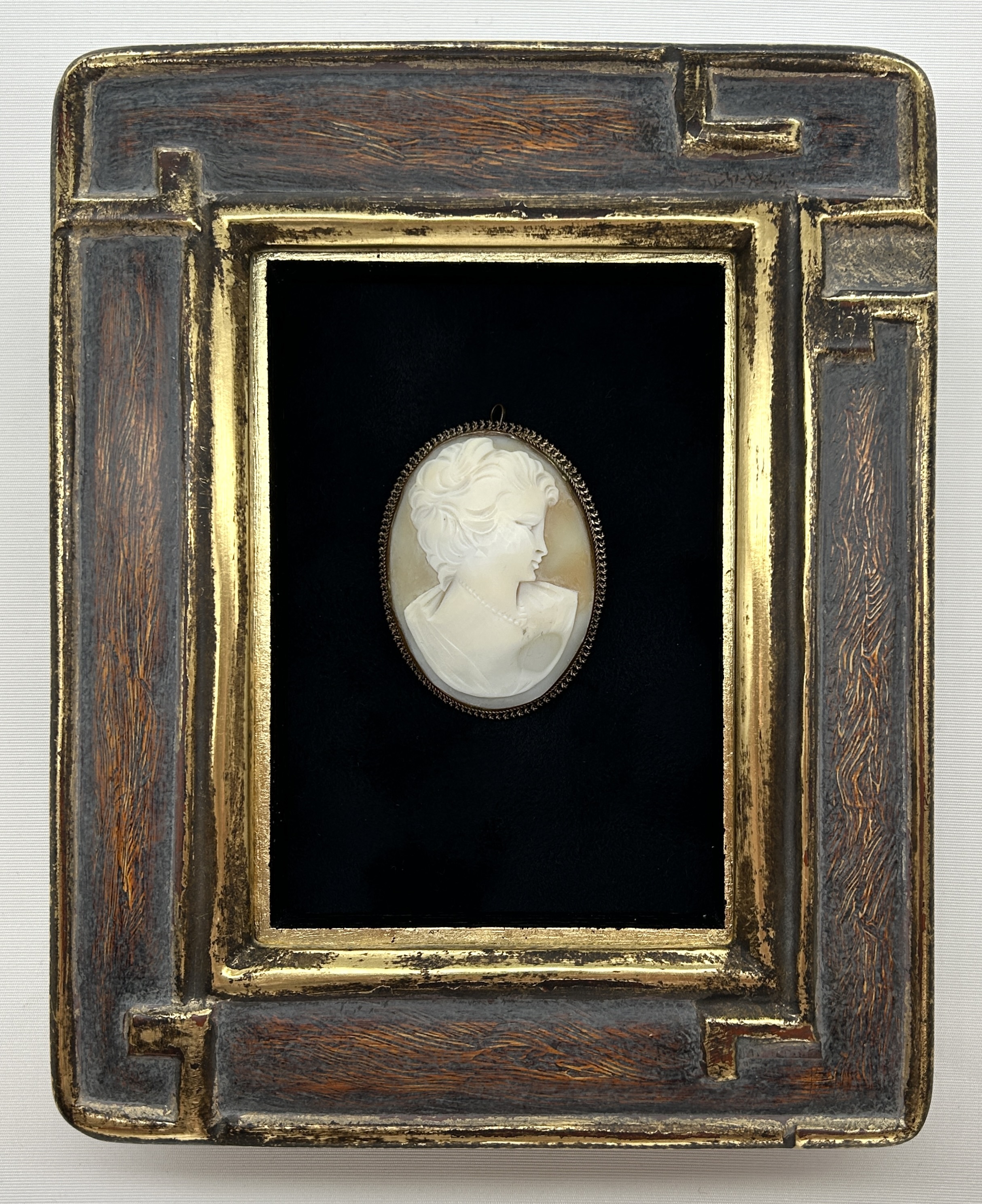 カメオやジュエリーを素敵に額装/ベルトリー